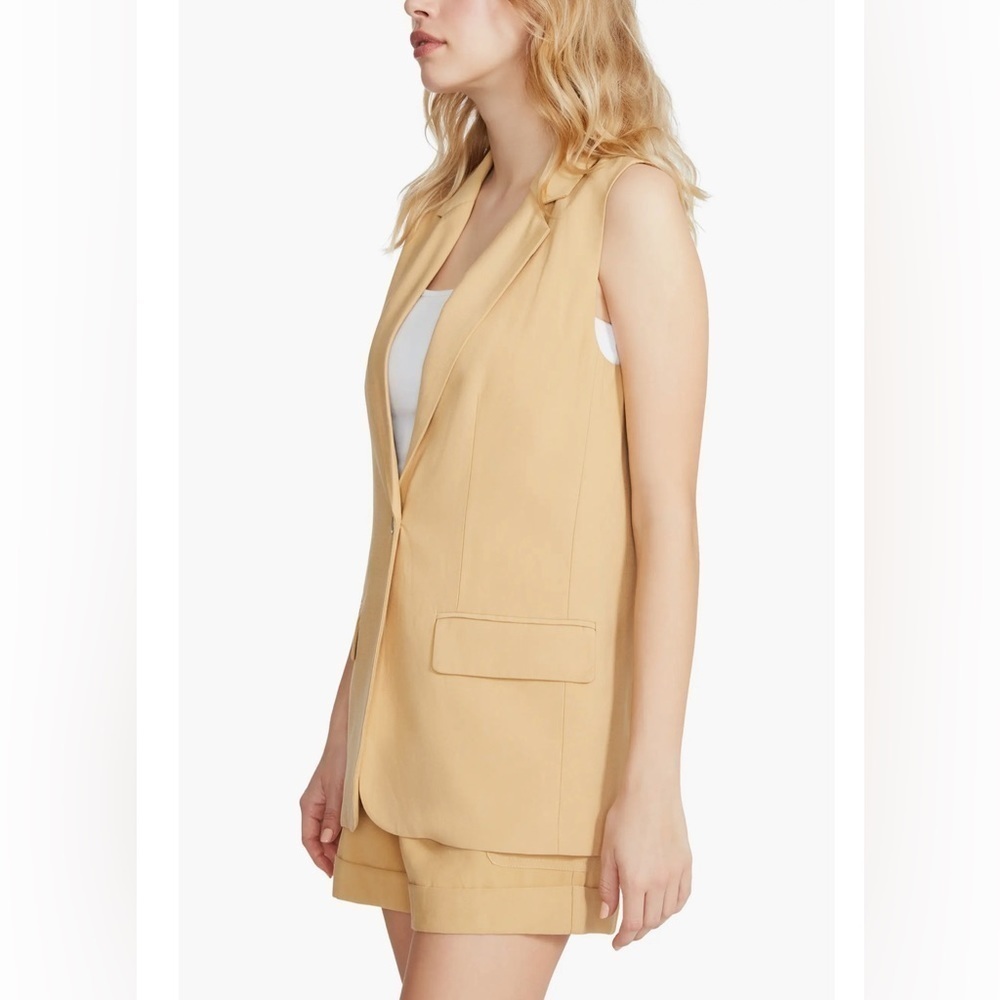 Steve Madden sleeveless boyfriend blazer
